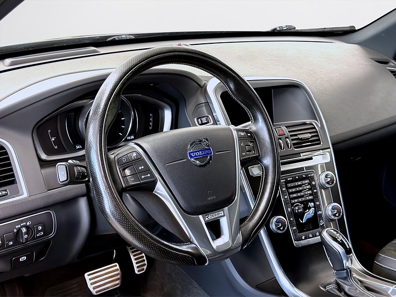 Volvo XC60 D4 AWD 190hk R-Design Navi Drag Pano B-Kamera