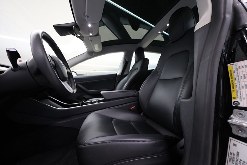 Tesla Model 3 Standard Range Plus 258hk AP Pano Skinn MOMS