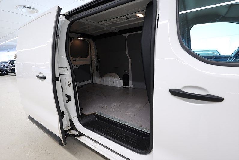 Opel Vivaro Skåpbil 2.0 BlueHDI 144hk L2 CarPlay 3-Sits 360-Kamera