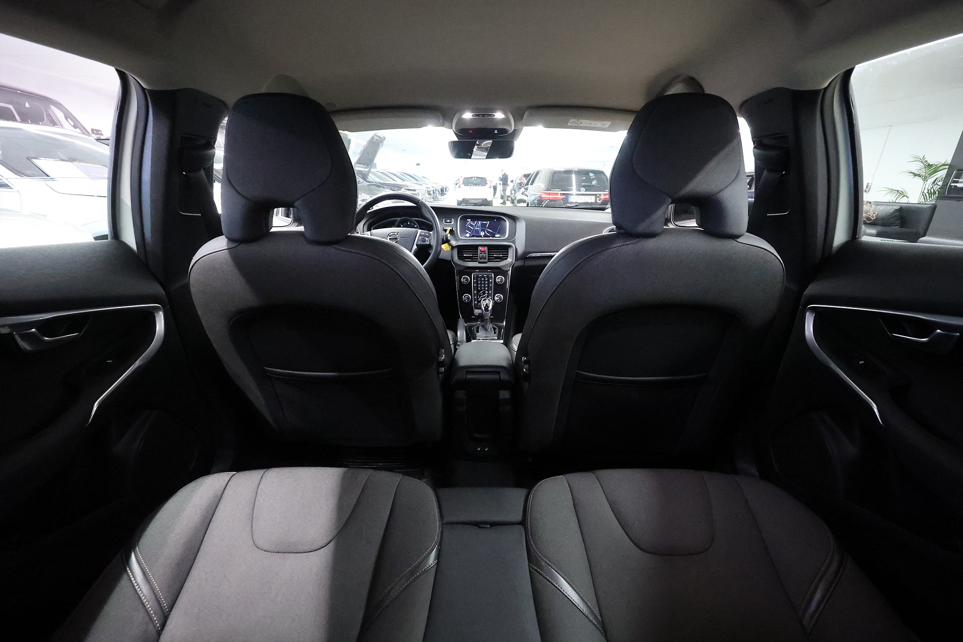 Volvo V40 Cross Country D2 120hk Momentum Navi Bluethooth PDC