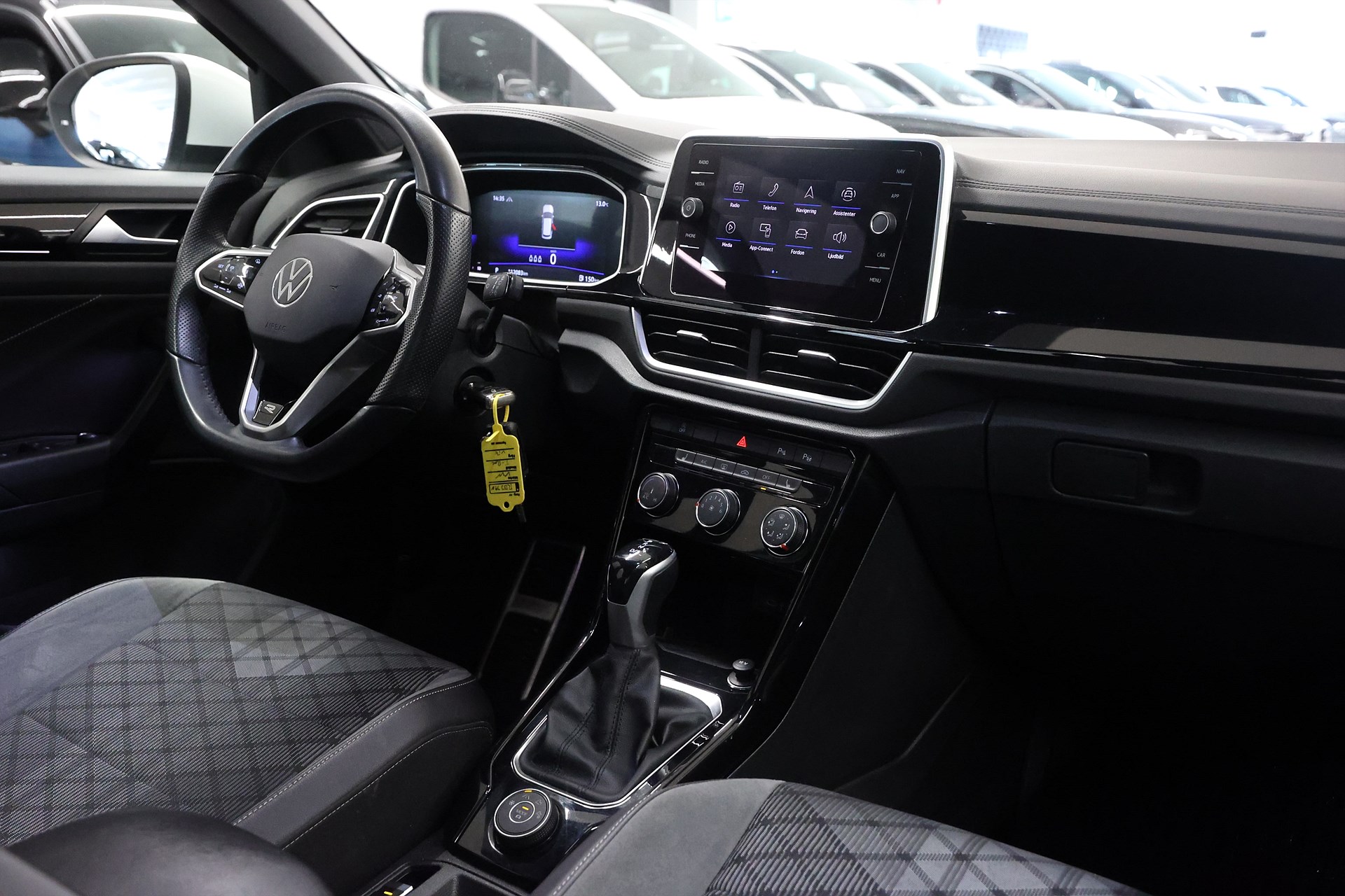 Volkswagen T-Roc 2.0 TDI 150hk 4M R-Line Carplay Navi PDC