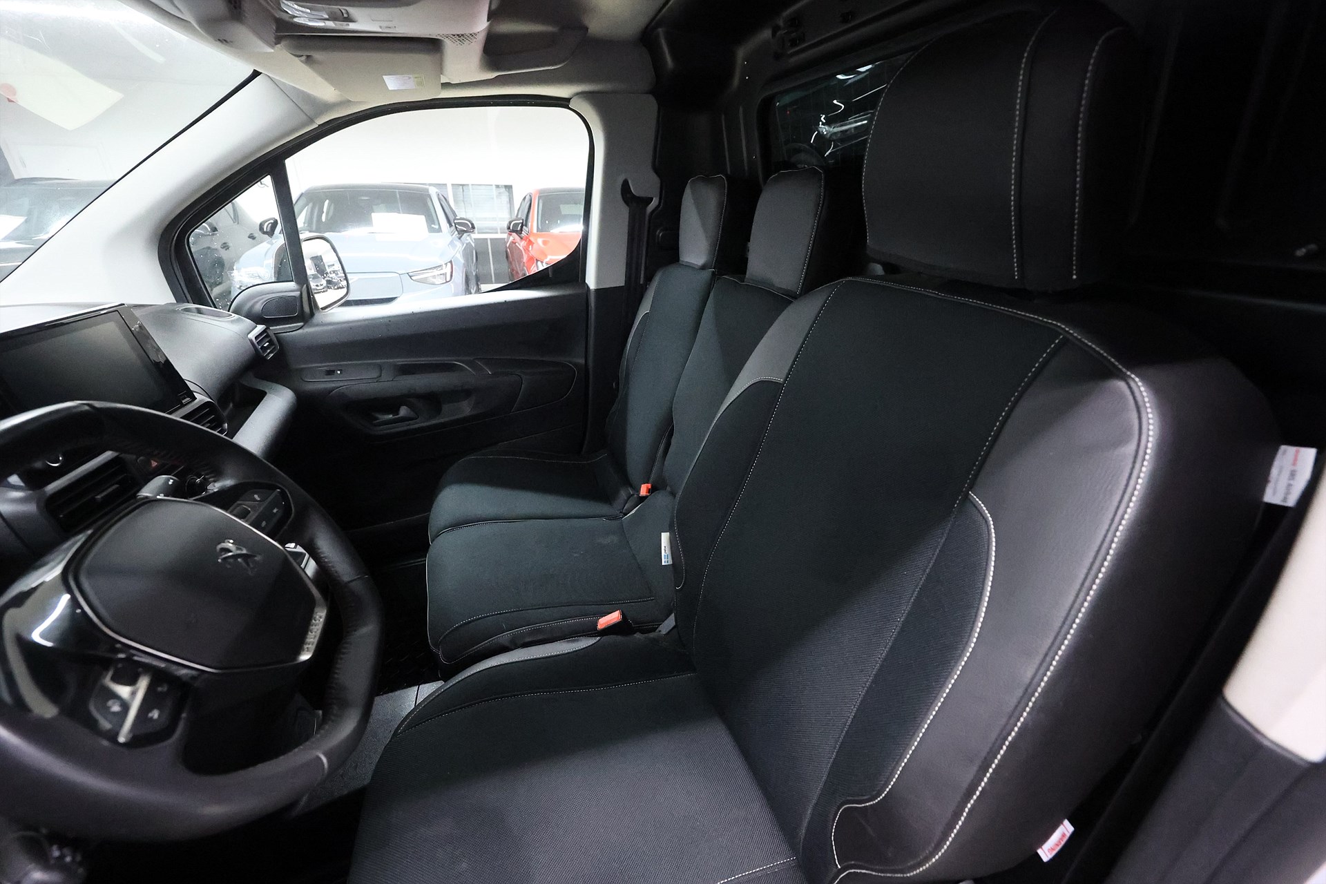 Peugeot e-Partner L1 136hk V-inrett Drag Navi CarPlay MOMS