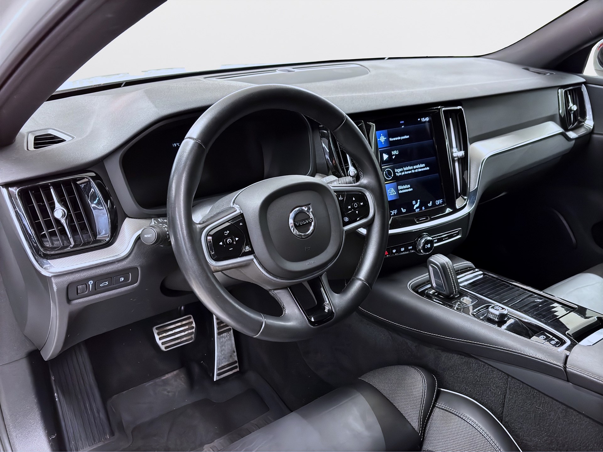 Recharge T6 AWD 341hk R-Design Navi Drag B-Kamera