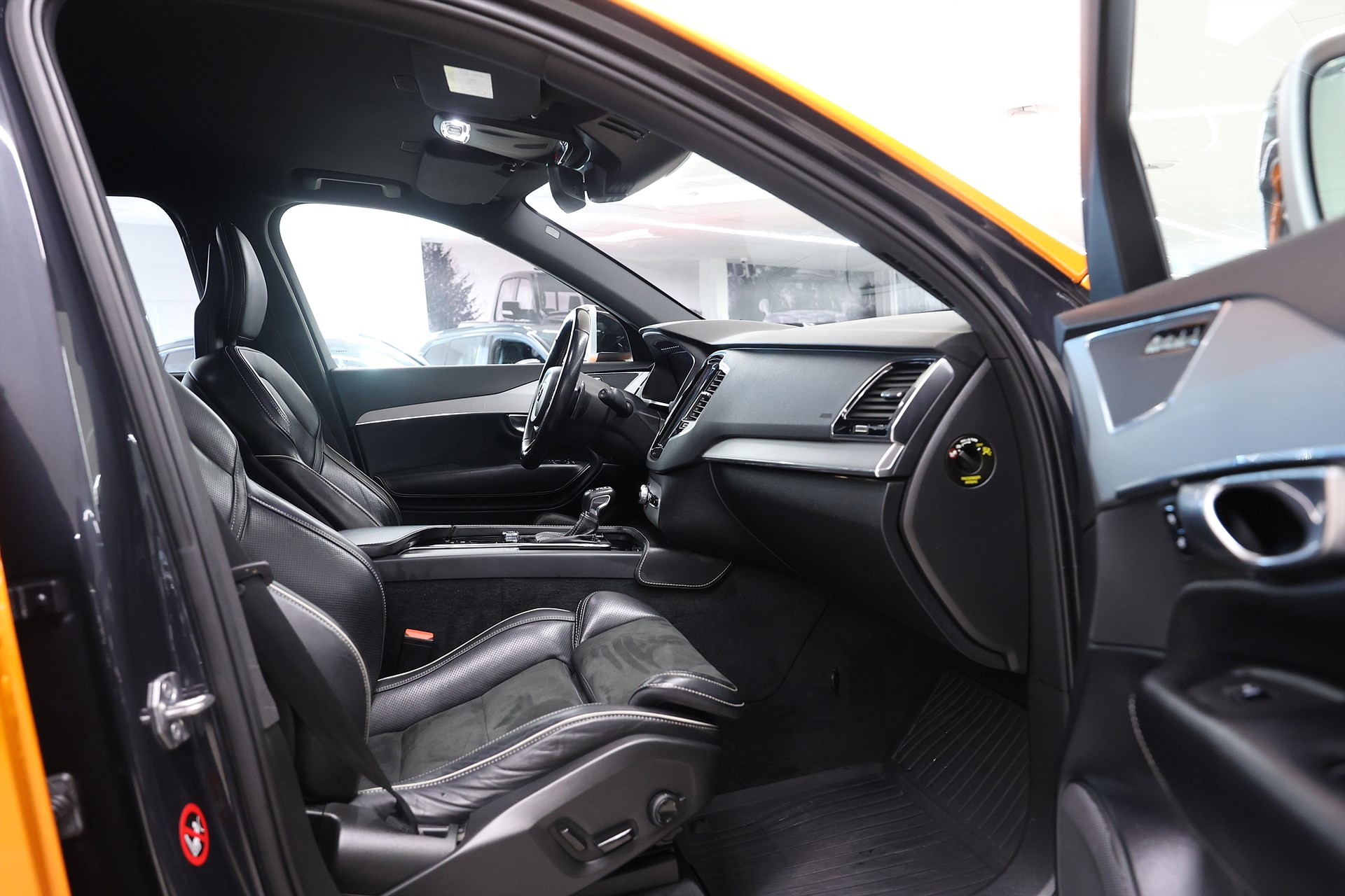 Volvo XC90 D5 AWD 235hk *Hjulkampanj!* R-Design Luft 7-Sits Drag