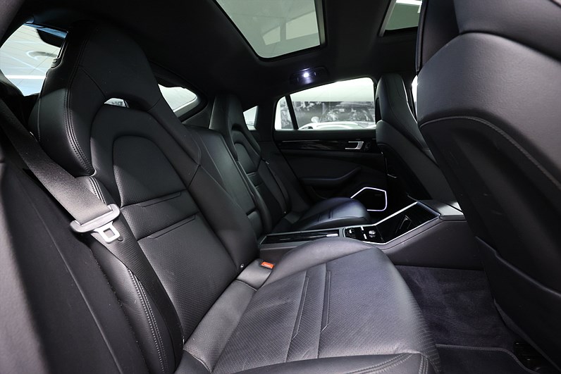Porsche Panamera 4 E-Hybrid PDK 462hk SportDesign Pano Bose