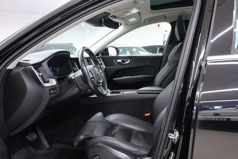 Volvo XC60 Recharge T6 AWD 340hk *Hjulkampanj!* Inscription Läder