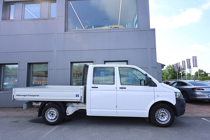 Volkswagen Transporter Dubbelhytt 2.0 TDI Flakbil Drag MOMS