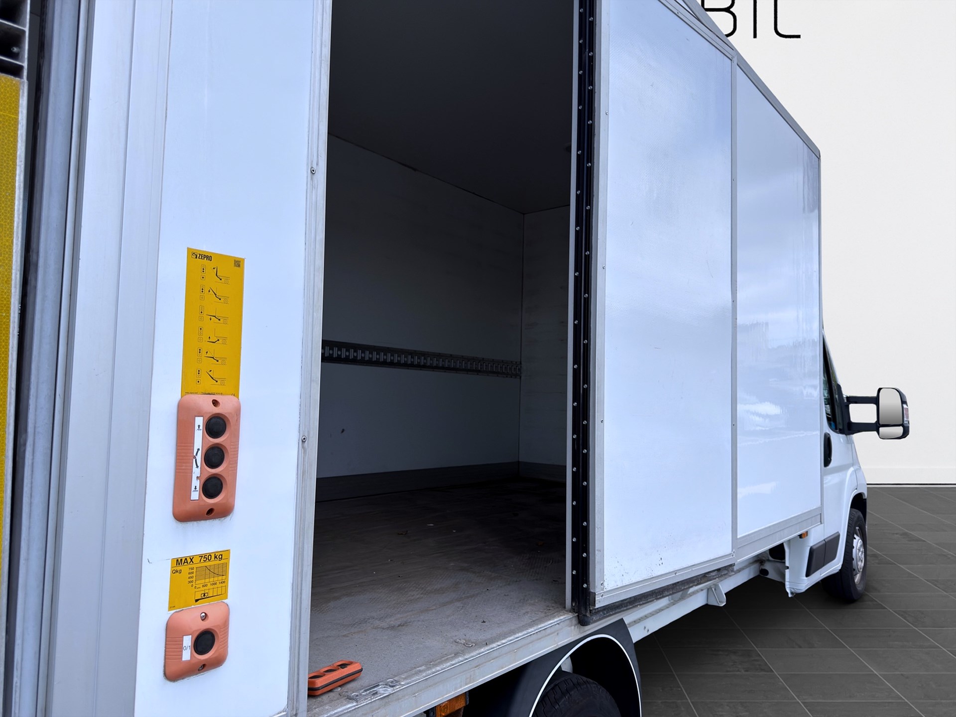Peugeot Boxer 2.0 BlueHDi 130hk Volymskåp BG-Lyft MOMS