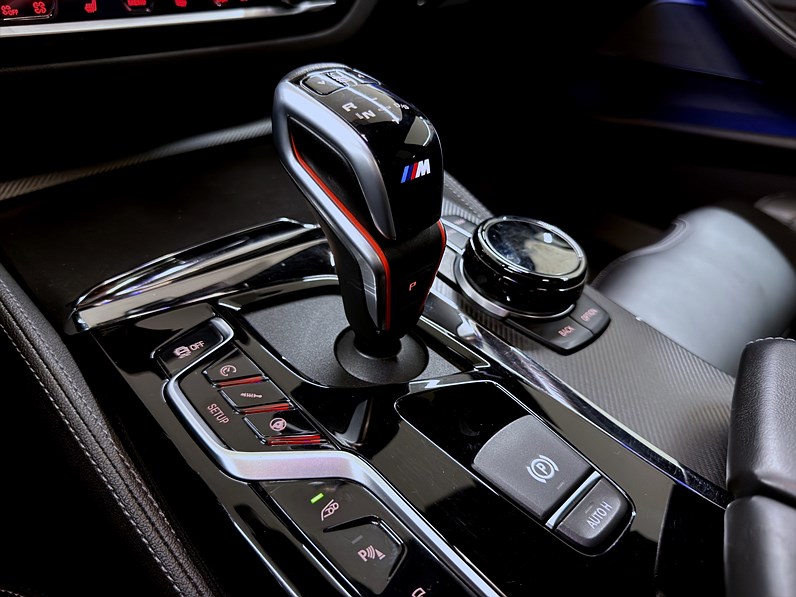 BMW M5 600hk M Sport HUD H/K 360 Kolfiber Merino