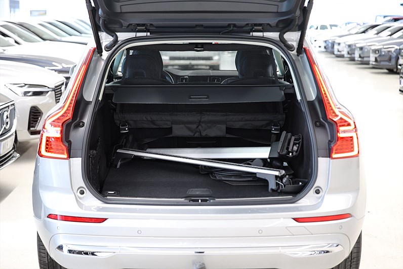 Volvo XC60 T6 AWD Recharge 340hk Inscription Orrefors Pano Drag H/K MOMS