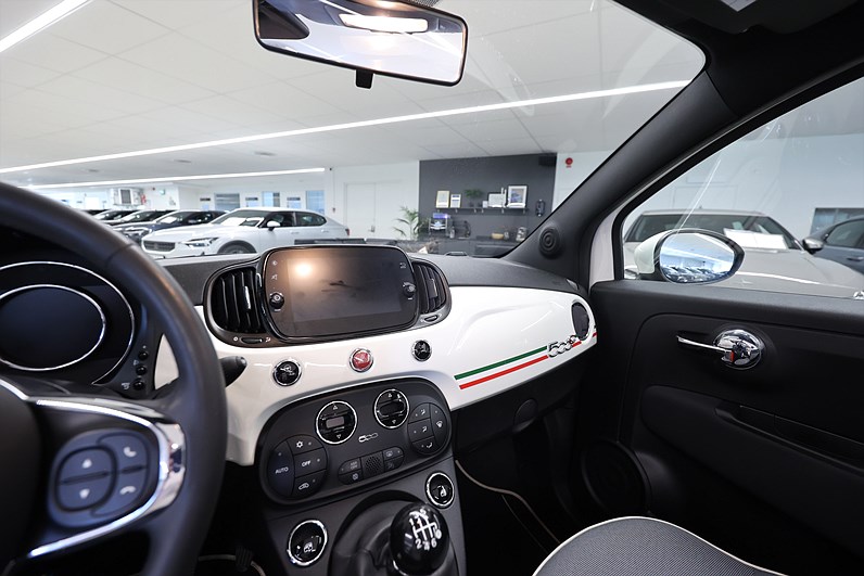 Fiat 500C Cab Hybrid 70hk Lounge PDC Låg Skatt