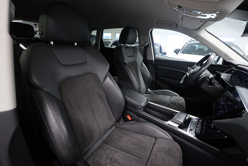 Audi e-tron 50 quattro 313hk *Kampanj!* Climatronic Alcantara Keyless Navi