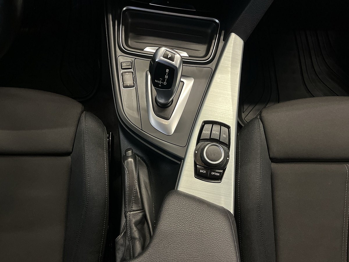 BMW 320d xDrive Touring Steptronic, 184hk, 2014