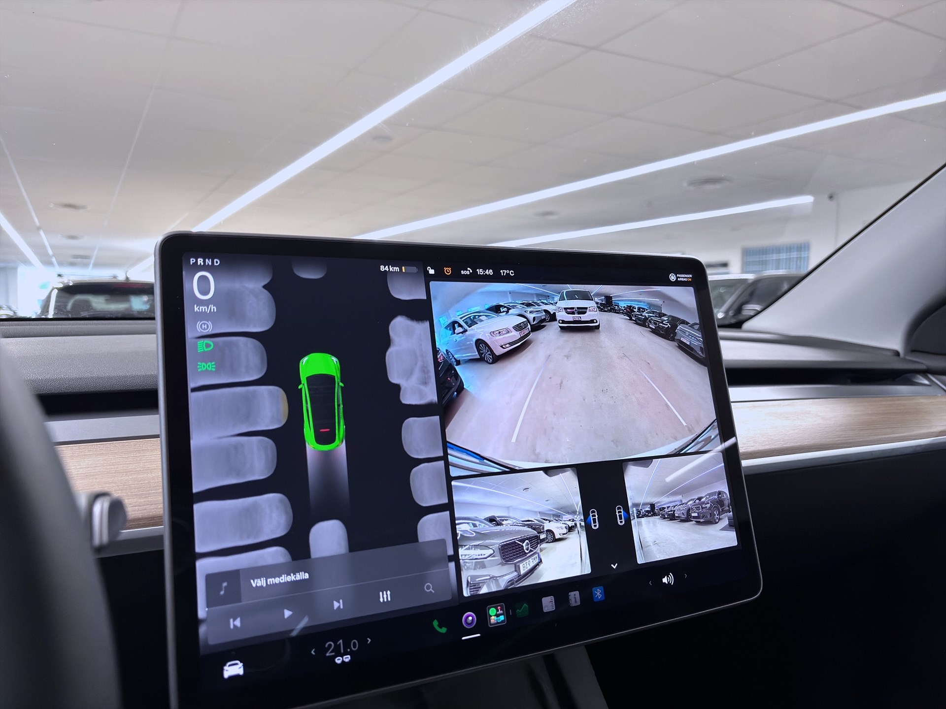 Tesla Model Y Long Range 514hk Helg på Moberg! Pano Läder Navi B-Kamera