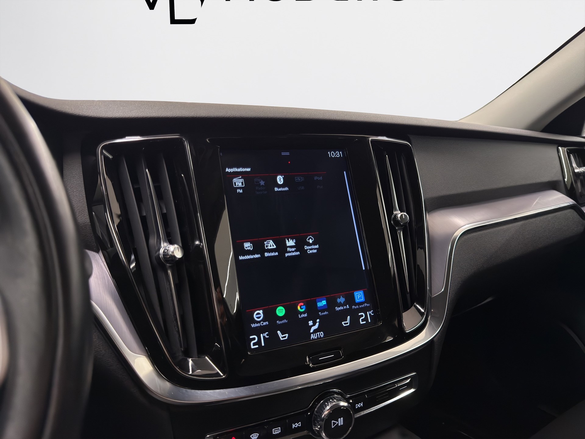 Volvo V60 D3 AWD 150hk Momentum Drag Navi CarPlay PDC
