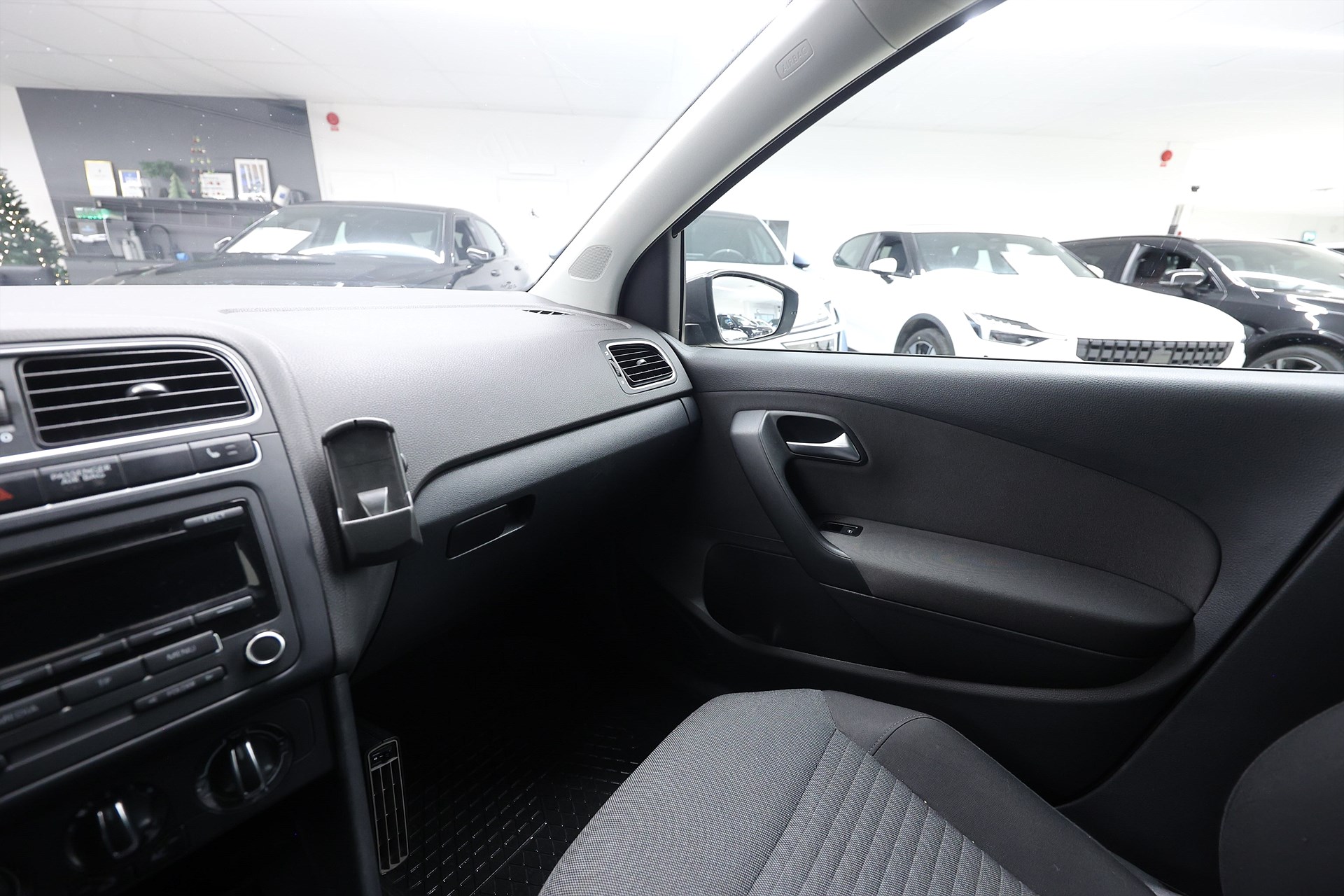 Volkswagen Polo 1.2 TSI 90hk *Hjulkampanj!* Masters R Line PDC Farth