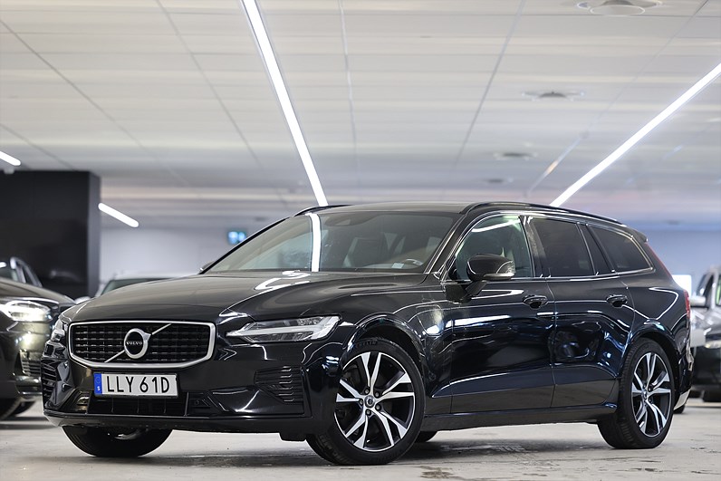 Volvo V60 Recharge T8 AWD 392hk R-Design Pano Drag Navi