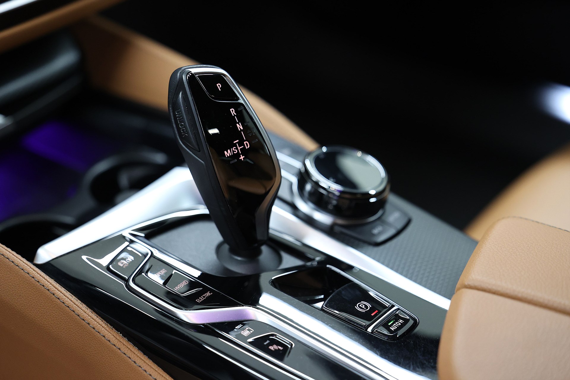 BMW 530e xDrive M-Sport B-Kamera HiFi Skinn Keyless Display key MOMS
