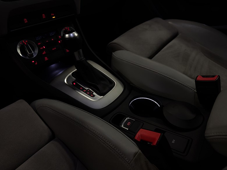 Audi Q3 2.0 TFSI quattro Panorama Navi Drag 2014, silver – bild 12 av 25, begagnad hos Niber i Järfälla