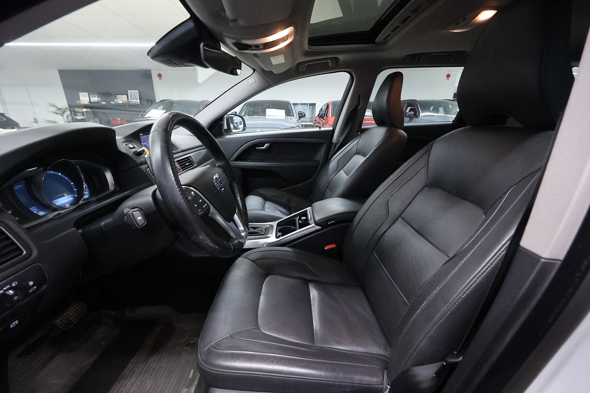 Volvo V70 D4 181hk Summum Lucka Läder Navi Drag PDC
