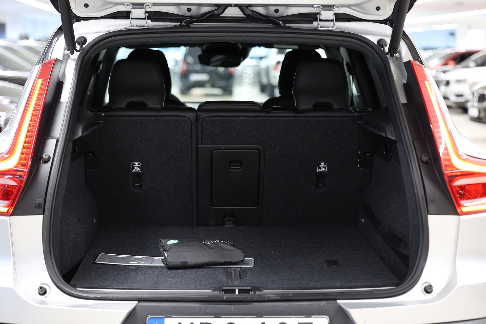 Volvo XC40 D3 150hk R-Design Värmare B-kamera Drag Navi