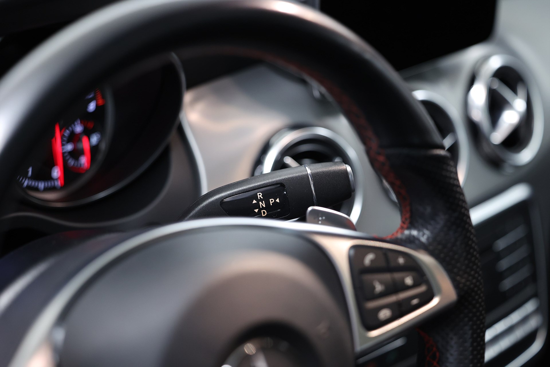 Mercedes-Benz GLA 250 4M AMG Line Pano B-kamera Navi