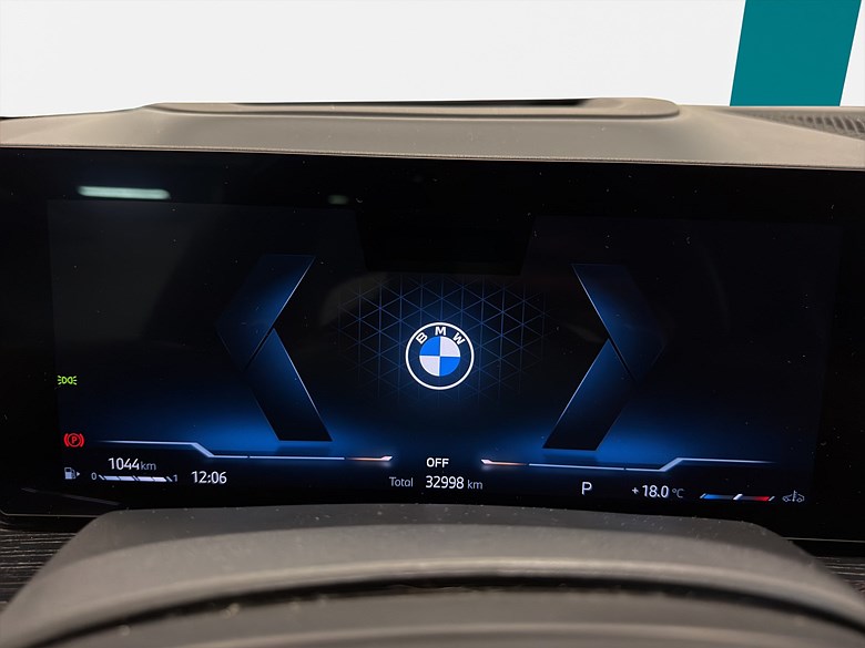 BMW X7 xDrive40d, M-Sport, 6 Sits, Pano, 360, MOMS 2024, grå – bild 11 av 25, begagnad hos Niber i Järfälla