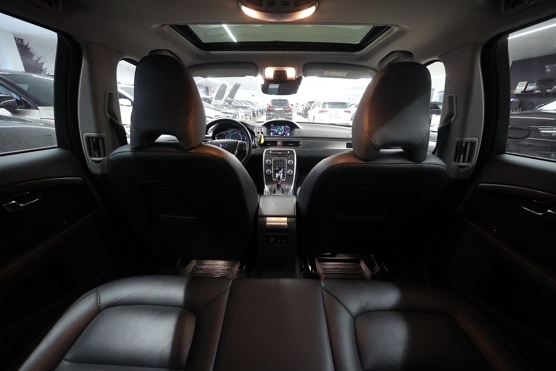 Volvo V70 D4 181hk Summum Lucka Läder Navi Drag PDC