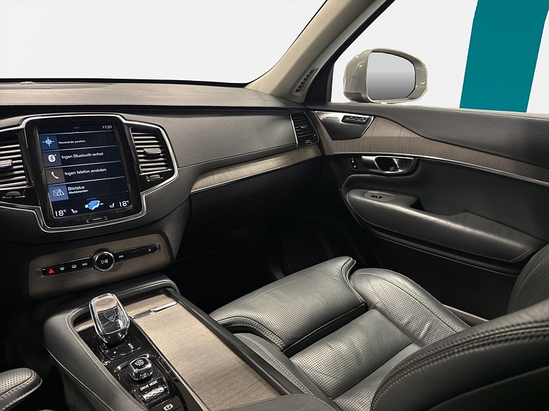 Volvo XC90 B5 AWD Inscription, 7 säten, HUD, 360° kamera, 1 brukare 2020, grå – bild 15 av 24, begagnad hos Niber i Järfälla