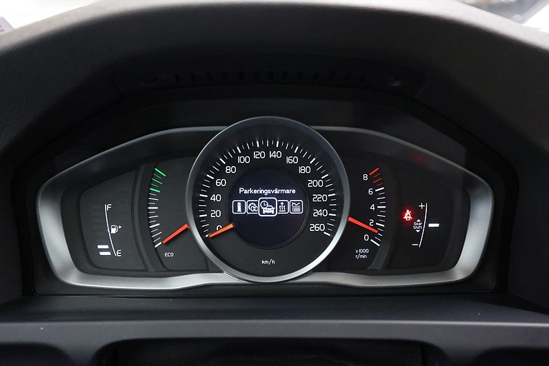Volvo V60 T3 150hk Kinetic Värmare Farthållare