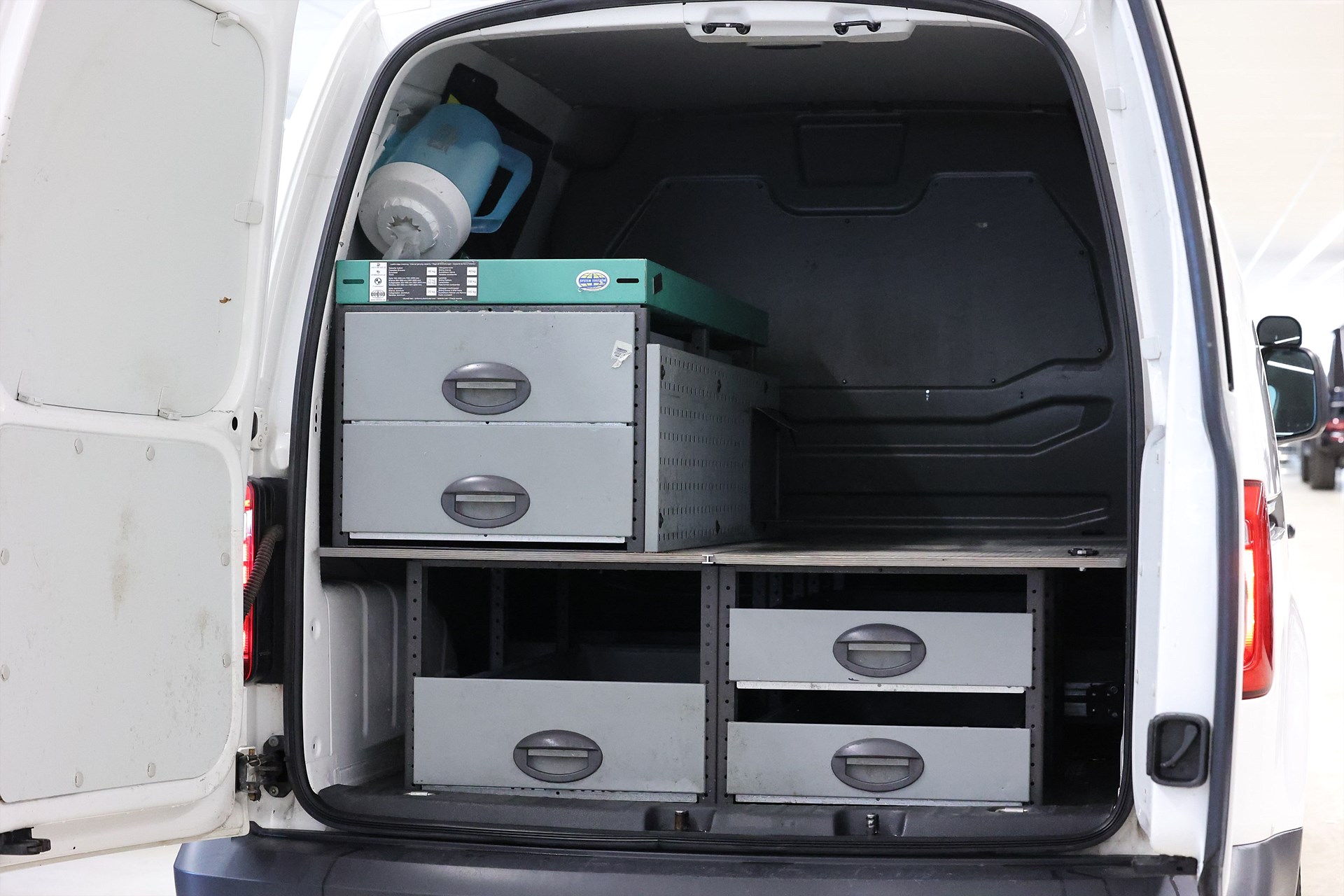 Volkswagen Caddy 2.0 TDI 102hk V-inrett PDC Värmare MOMS