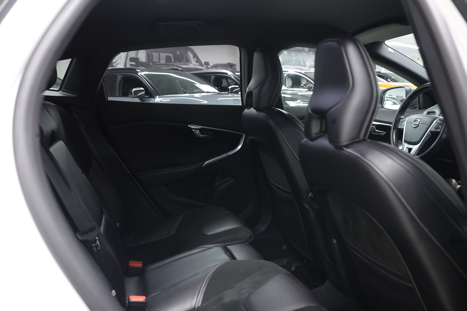 Volvo V40 D2 120hk R-Design PDC LED Farth Bluetooth