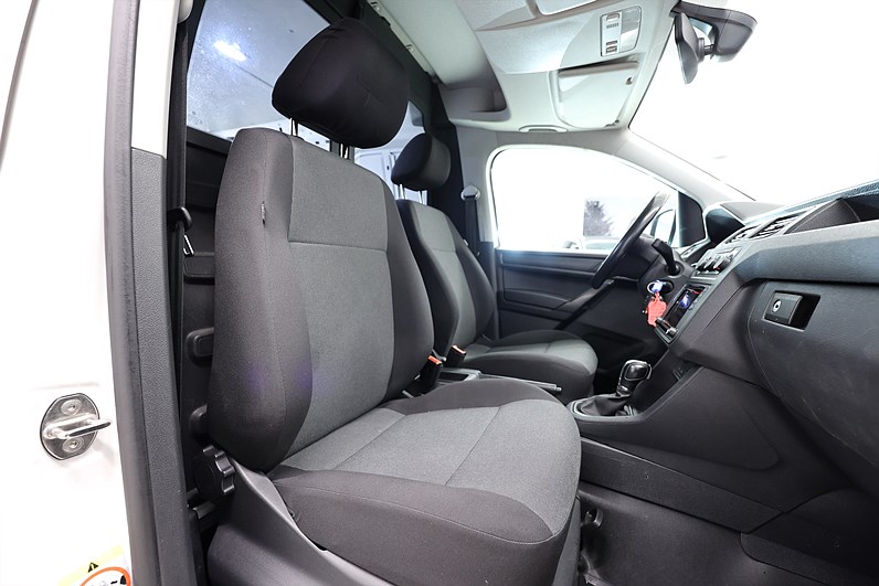 Volkswagen Caddy Maxi Van 2.0 TDI 102hk Värmare Drag LED MOMS