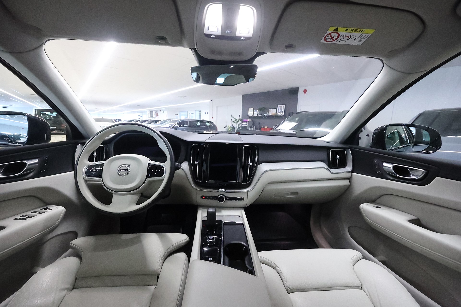 Volvo XC60 Recharge T8 AWD 456hk Plus Dark Pano 360 Drag