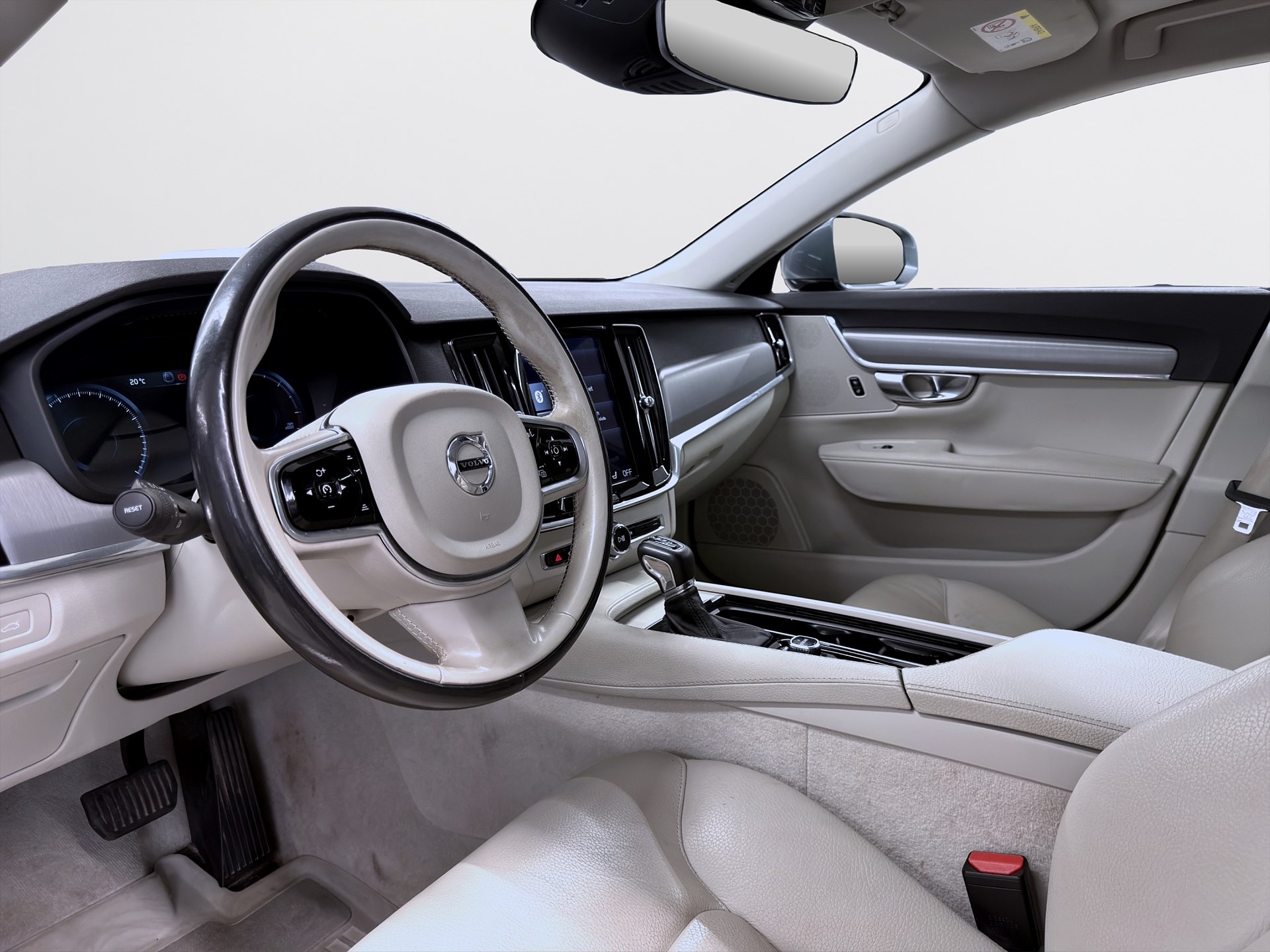 Volvo V90 D5 AWD Momentum Pano HUD Skinn Värmare Drag