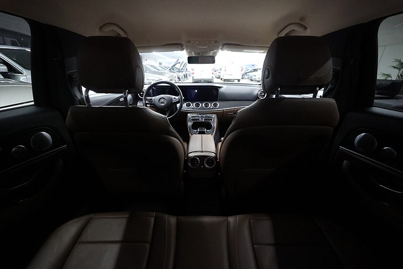 Mercedes-Benz E 220 T d 194hk Avantgarde HUD 360 Drag Läder