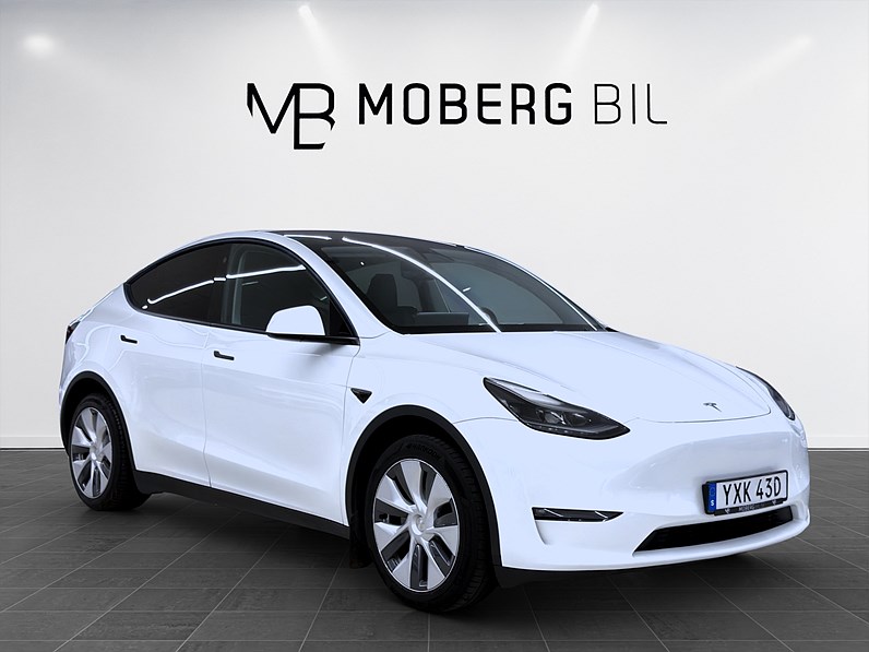 Tesla Model Y Long Range AWD 514hk Pano Drag Läder Navi