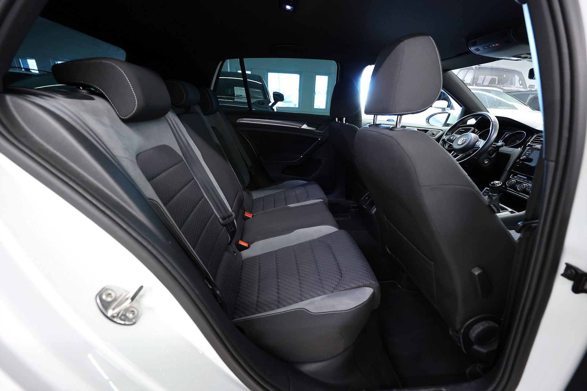 Volkswagen Golf 5-dörrar 1.5 TSI 150hk R Line CarPlay PDC