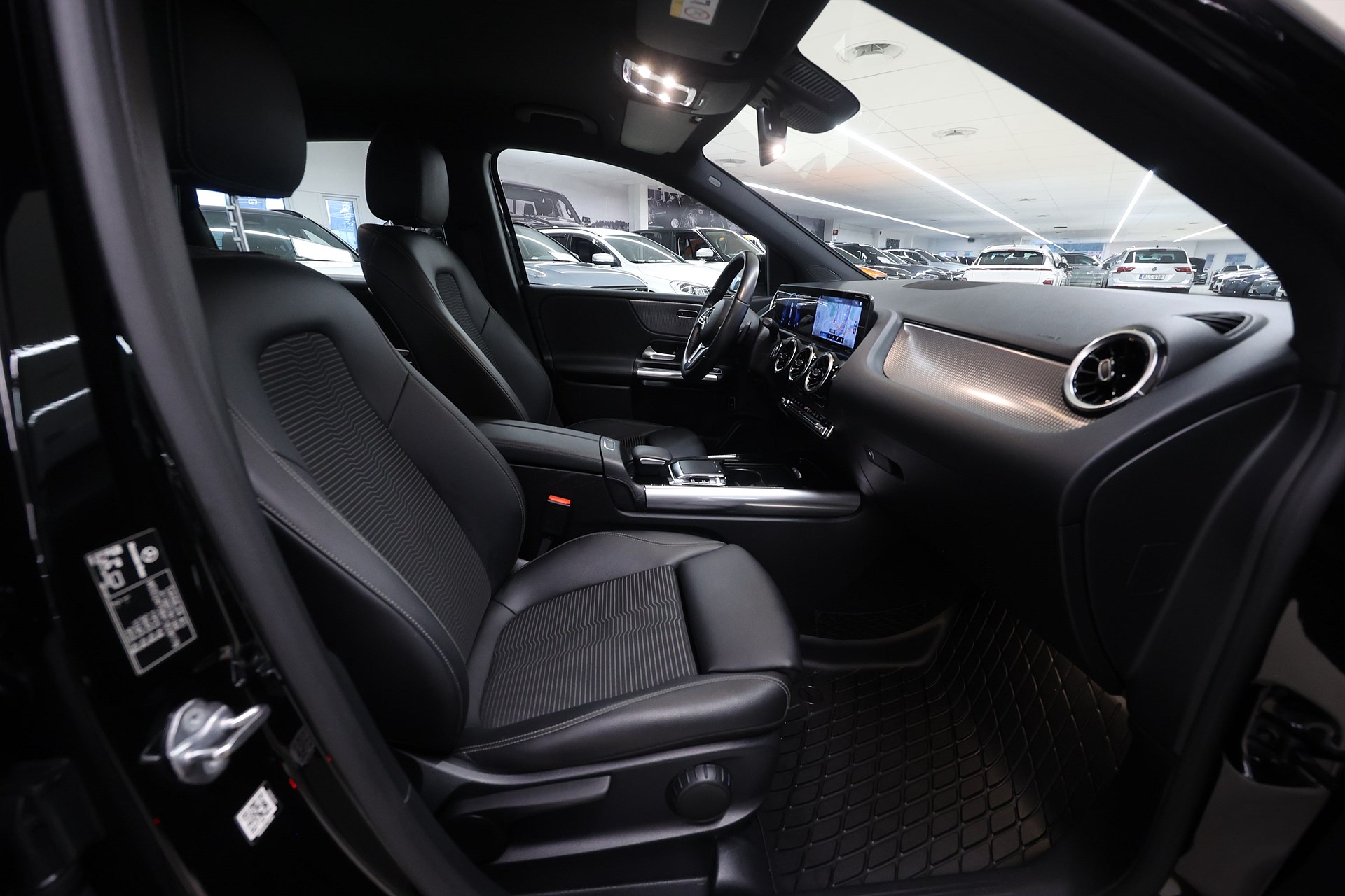 Mercedes-Benz B 180 136hk *Hjulkampanj!* Drag B-kamera Navi