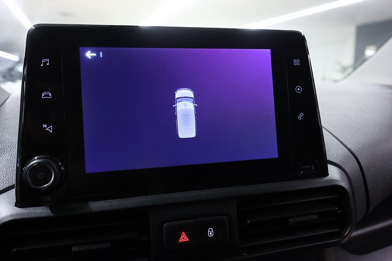 Peugeot e-Partner L1 136hk V-inrett Drag Navi CarPlay MOMS