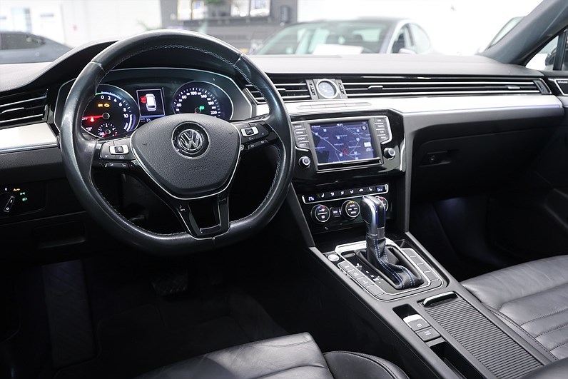Volkswagen Passat SC GTE 1.4 TSI 218hk Nappa Nynaudio Pano