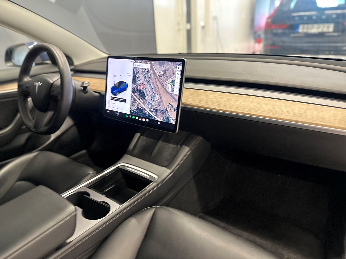 Tesla Model 3 – bild 9