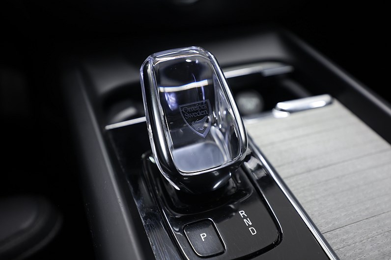 Volvo V60 B3 163hk Inscription H/K HUD Pano Massage 360 Drag