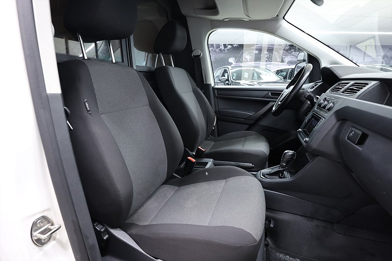 Volkswagen Caddy 2.0 TDI DSG Vst-inrett Värmare med fjärr Bluetooth MOMS
