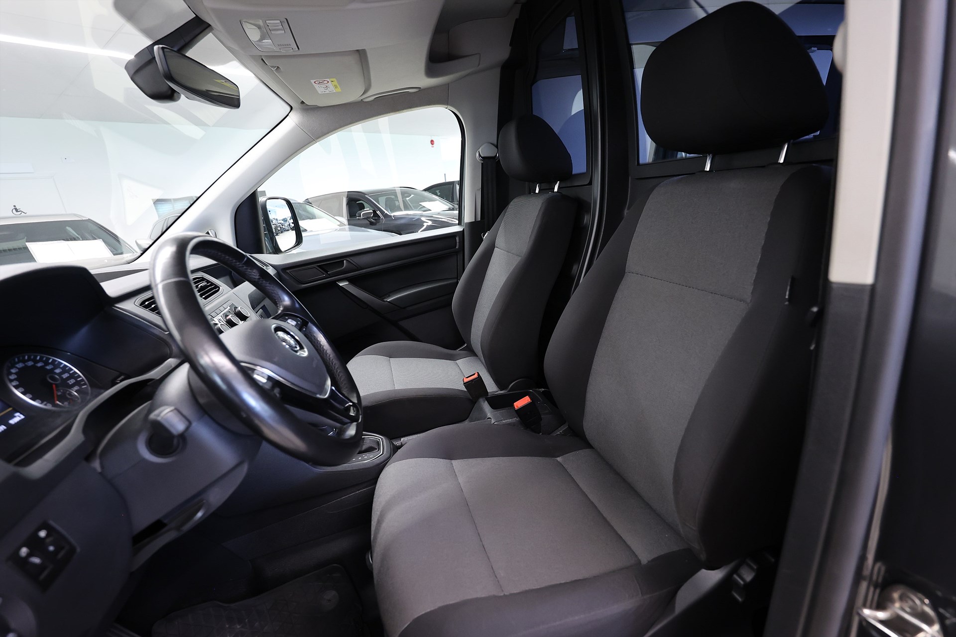 Volkswagen Caddy 2.0 TDI DSG 102hk Drag Adapt fart Carplay LEASEBAR