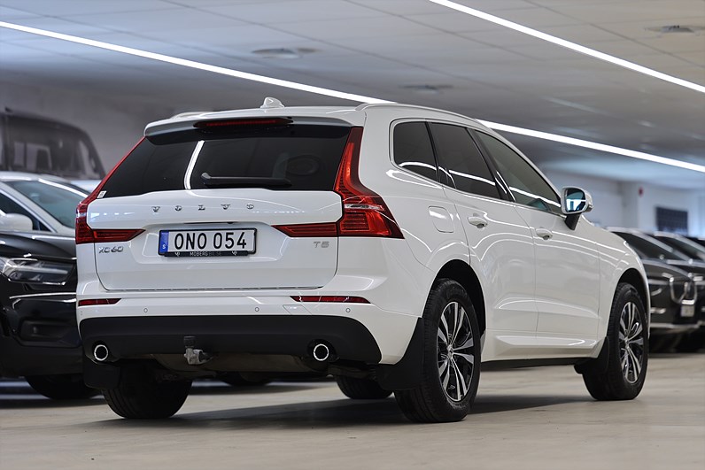 Volvo XC60 T5 250hk Momentum Keyless Läder Navi Värmare B-Kamera