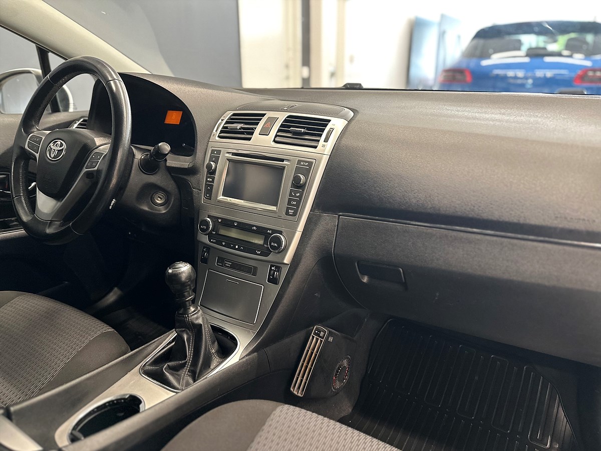 Toyota Avensis – bild 11