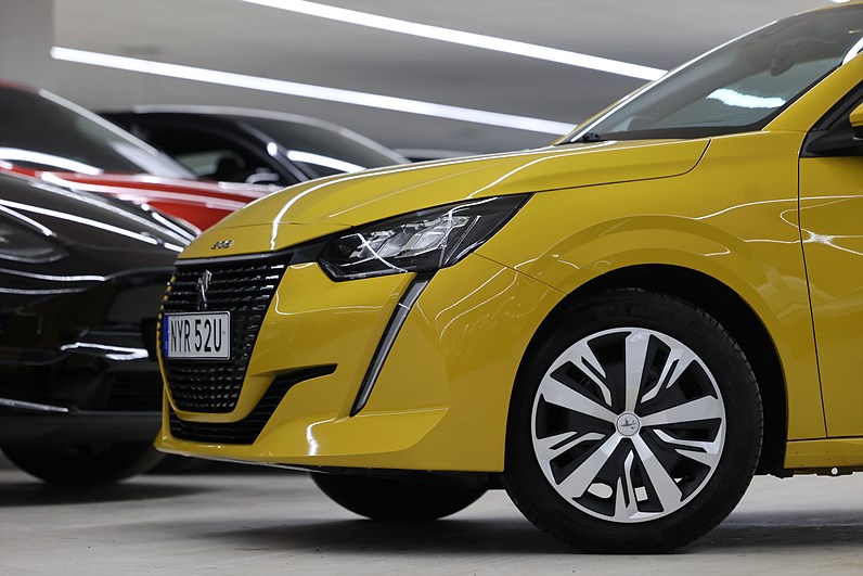 Peugeot 208 1.2 PureTech 75hk Active PDC Carplay