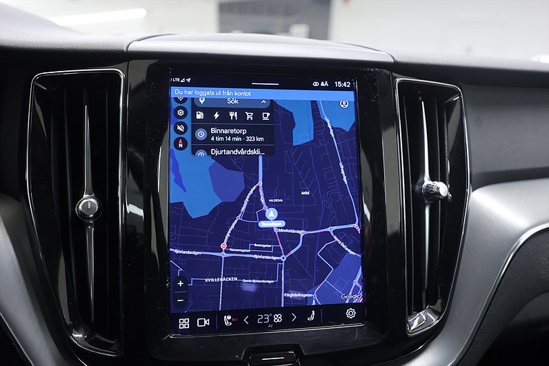 Volvo XC60 Recharge T6 AWD 350hk Core Pano Drag