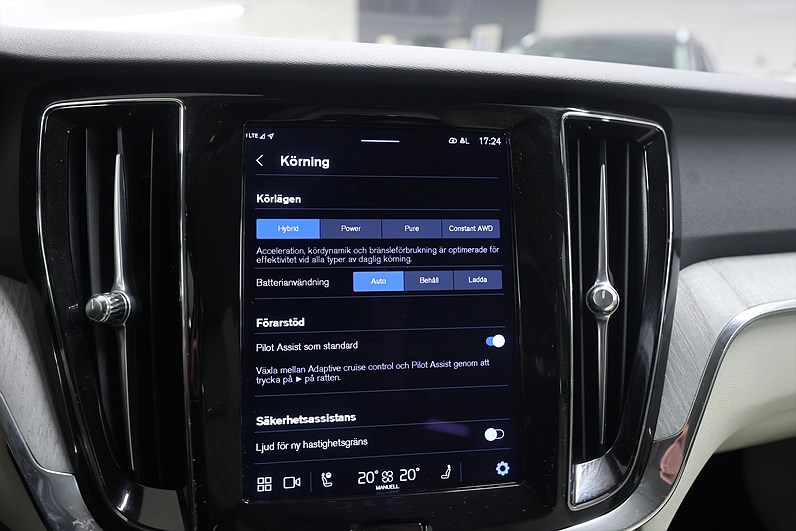 Volvo V60 Recharge T6 AWD 350hk Core Bright Skinn Drag